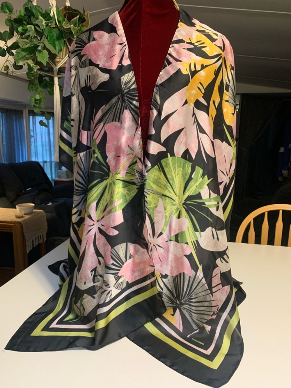 Elegant Style Boho Cardigan/Kimono in Tropical Print